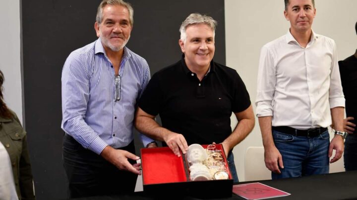Villa Santa Rosa: Provincia construirá un polideportivo y entregará fondos para refacciones en una escuela