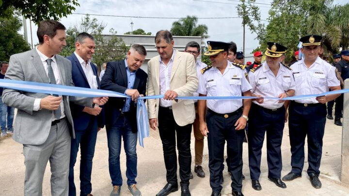 Méndez inauguró la Central de Monitoreo y mejoras en la Comisaría de Balnearia
