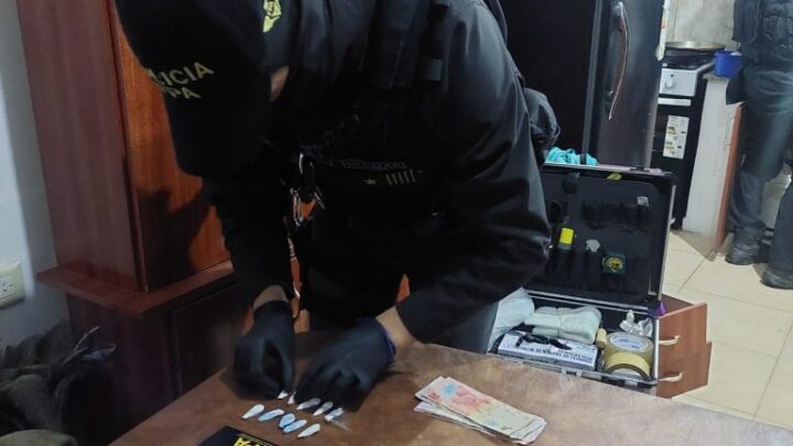 Dos detenidos por venta de drogas en Arroyito