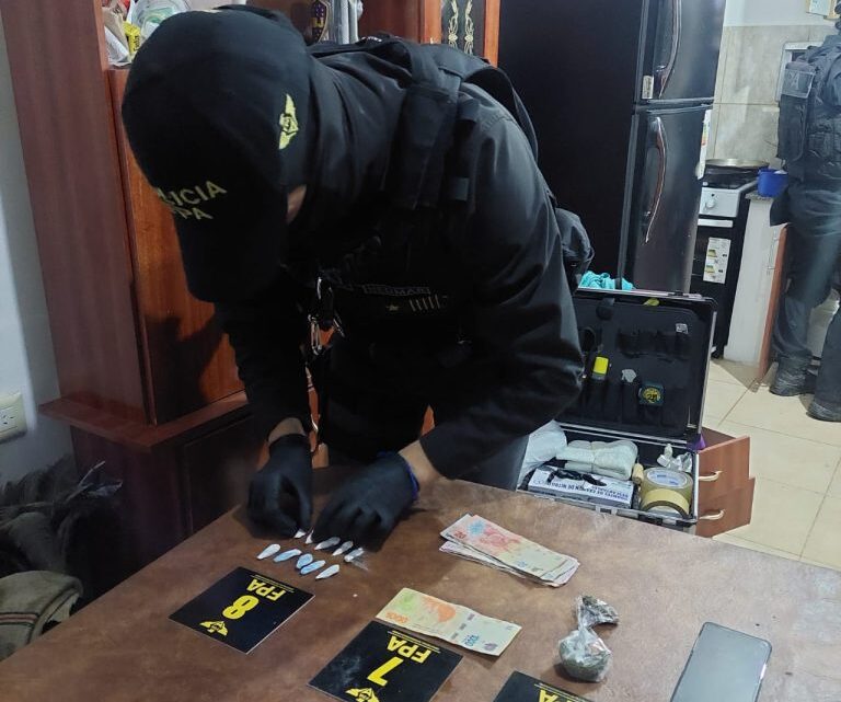 Dos detenidos por venta de drogas en Arroyito
