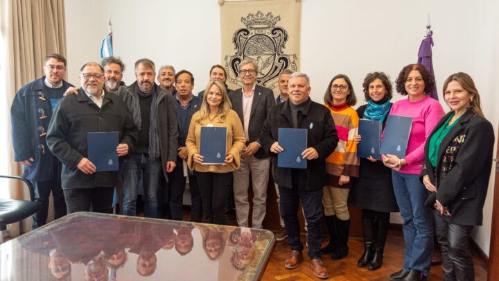 Arroyito: Gustavo Benedetti junto al rector de la UNC, Jhon Boretto, formalizaron la firma de nuevas ofertas educativas