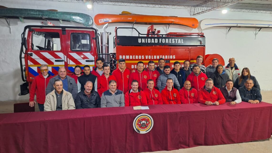 Bomberos Voluntarios de Balnearia presentaron su nueva unidad Forestal