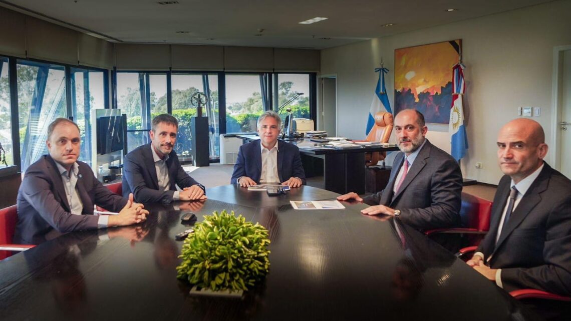 La Provincia acordó líneas de créditos por $3.500 millones para Pymes y microempresas locales La Provincia acordó líneas de créditos por $3.500 millones para Pymes y microempresas locales