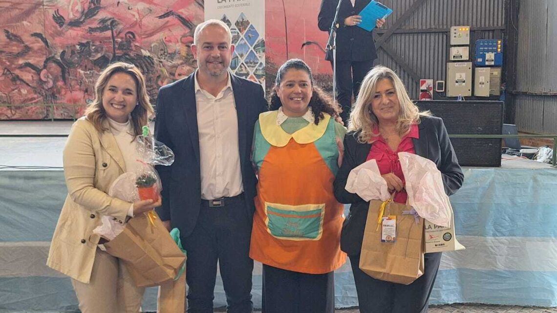 La Para: Myrian Prunotto y el intendente Víctor Piana inauguraron obras en tres escuelas La Para: Myrian Prunotto y el intendente Víctor Piana inauguraron obras en tres escuelas