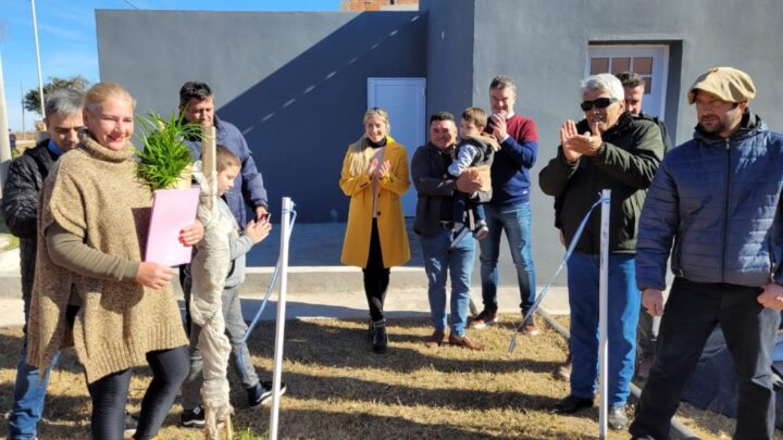 La Provincia entregó viviendas semilla en Toro Pujio