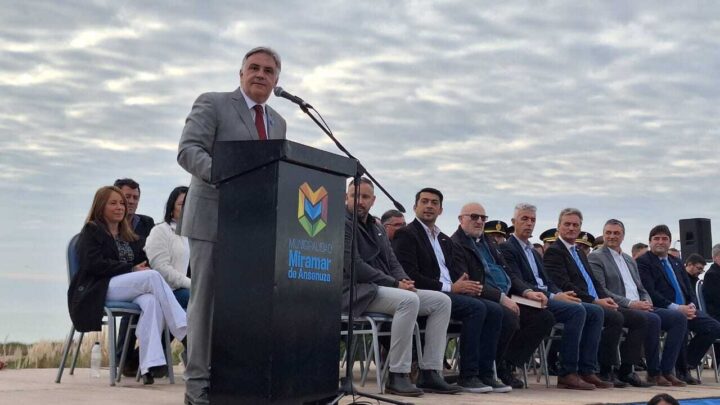 Miramar de Ansenuza: Llaryora anunció obras y tomó juramento a cadetes de la Escuela de Suboficiales