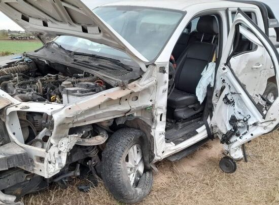 Accidente entre un camión y una camioneta en el acceso sur a Morteros