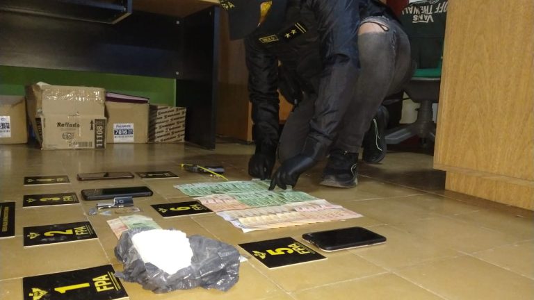 Detienen en Freyre a tres sujetos con drogas y armas Detienen en Freyre a tres sujetos con drogas y armas