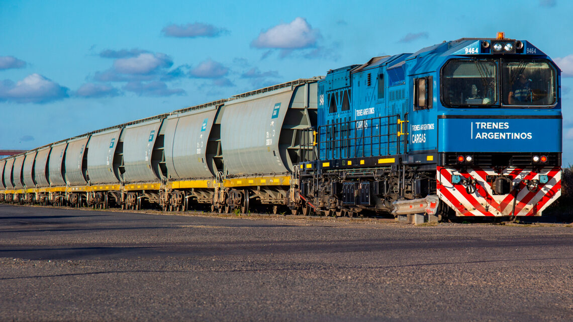 Arroyito – Tránsito: Una niña en grave estado al caer a las vías y ser arrollada por el tren Arroyito – Tránsito: Una niña en grave estado al caer a las vías y ser arrollada por el tren