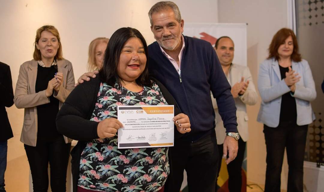 Villa Santa Rosa: 70 alumnos de cursos de oficios recibieron su certificado Villa Santa Rosa: 70 alumnos de cursos de oficios recibieron su certificado