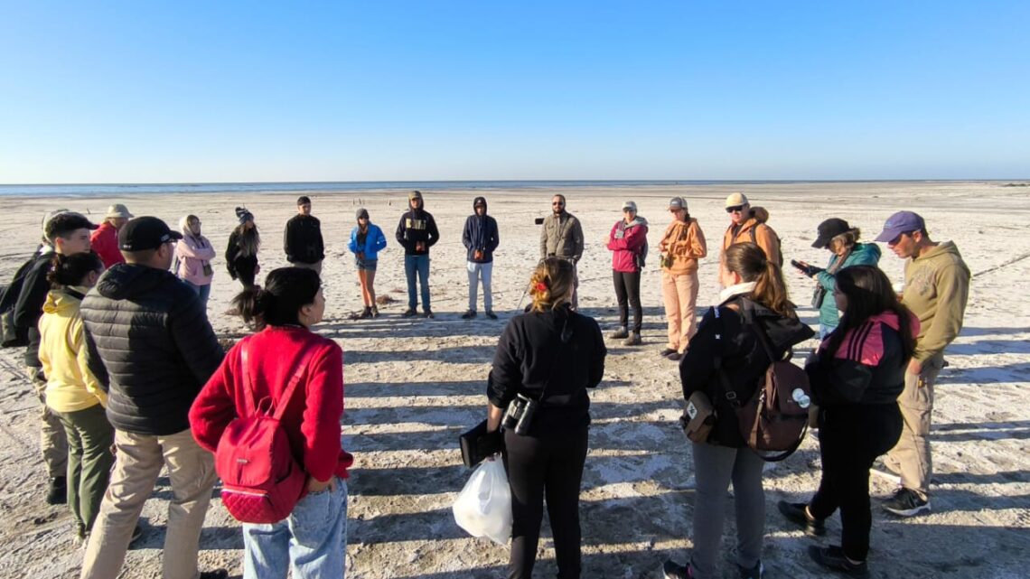 La Para: estudiantes de intercambio visitaron la localidad y la Laguna La Para: estudiantes de intercambio visitaron la localidad y la Laguna