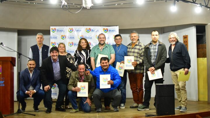 Miramar de Ansenuza: comenzó el 1° Simposio Internacional de Escultores