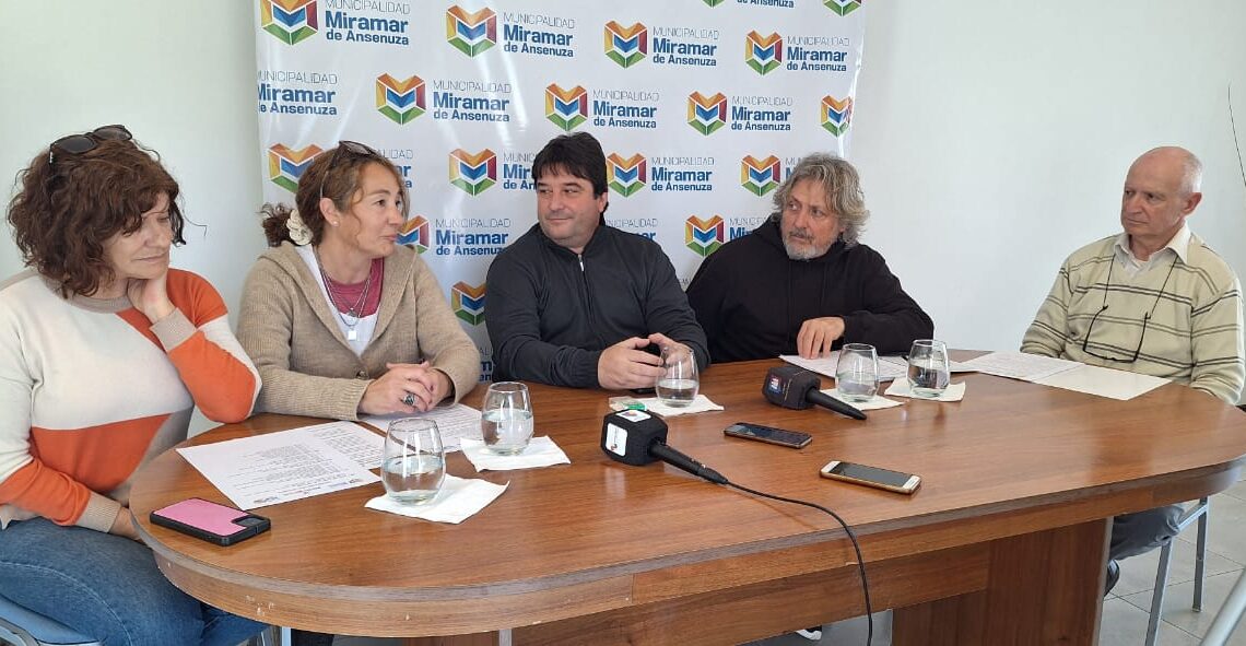 Miramar de Ansenuza: el viernes 13 comienza el 1° Simposio Internacional de Escultores Miramar de Ansenuza: el viernes 13 comienza el 1° Simposio Internacional de Escultores
