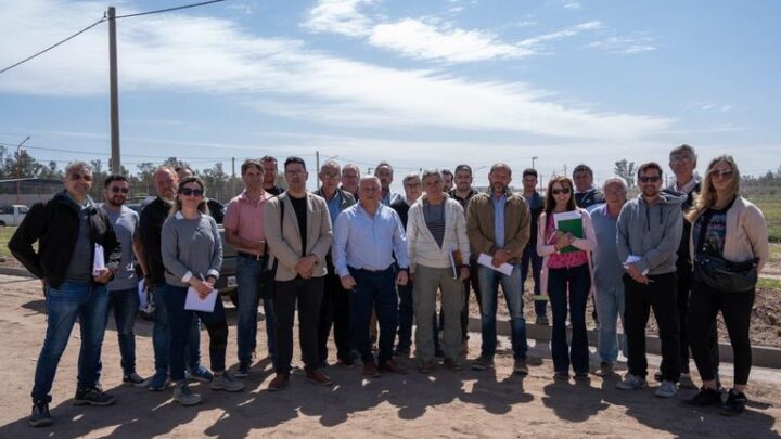 Arroyito: empresas constructoras recorrieron el terreno de la Universidad Popular