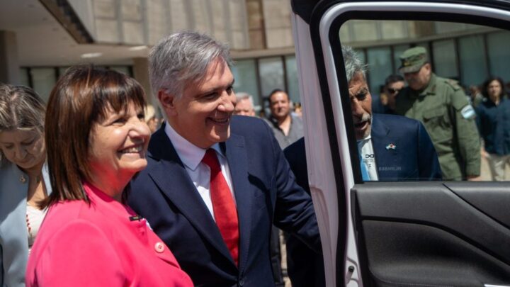 La Provincia de Córdoba entregó siete móviles a Gendarmería Nacional