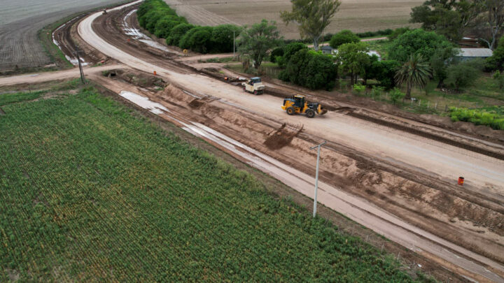 Pavimentan la ruta que une Las Gramillas y Toro Pujio