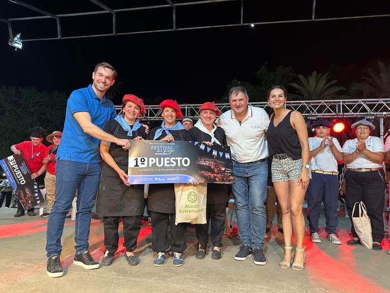 El 3° Festival del Fuego consolida su estilo en el fin de semana de la tradición