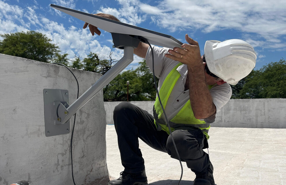 La Provincia ya instaló 320 antenas Starlink en escuelas rurales