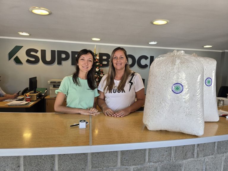 La Francia: Ambiente municipal entrega telgopor reciclado a la empresa Superblock