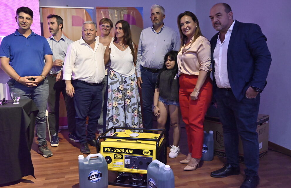 Arroyito: se entregaron 14 generadores para personas electrodependientes Arroyito: se entregaron 14 generadores para personas electrodependientes