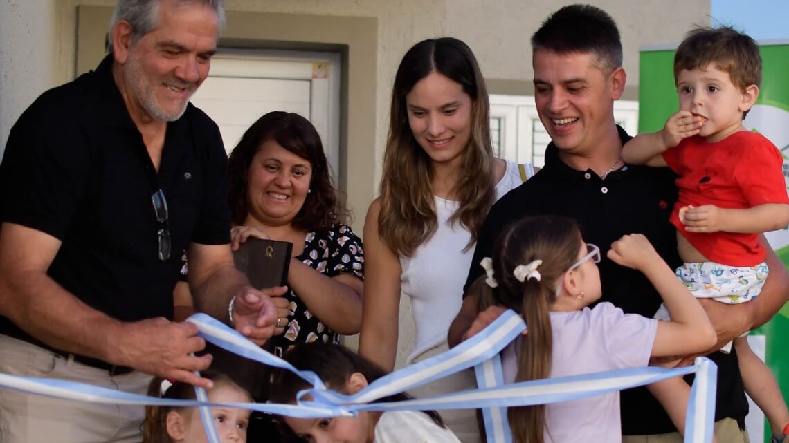 Villa Santa Rosa: El ORVIM entregó la vivienda N°137