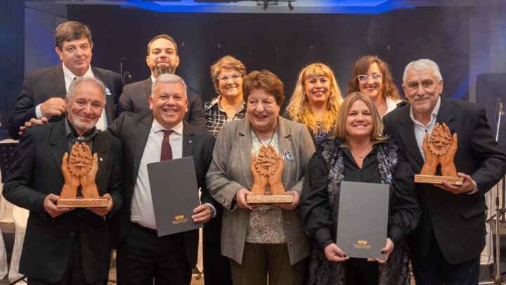 Arroyito: notable noche de gala esperando el día patrio