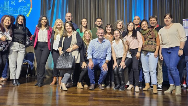 Localidades del Dpto. Río Primero recibieron notebooks del programa Tecno Presente