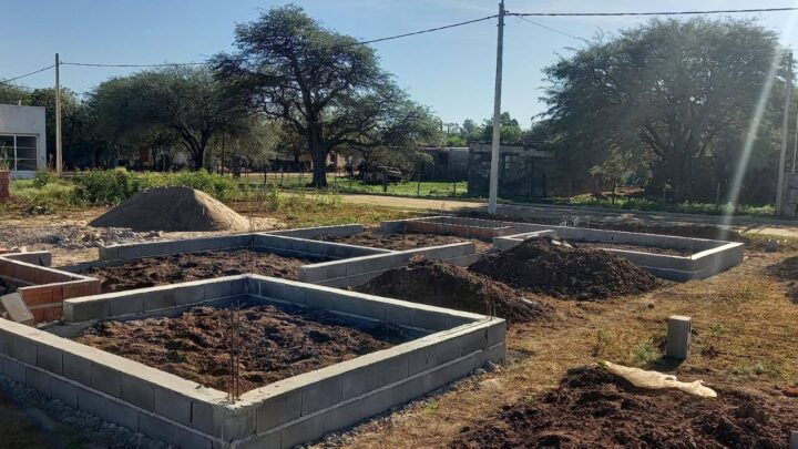 Avanza la construcción de viviendas sociales en La Puerta