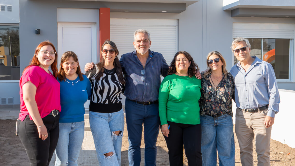 Villa Santa Rosa: 14 nuevas familias accedieron a su vivienda propia en el barrio Or.Vi.M. 2 Villa Santa Rosa: 14 nuevas familias accedieron a su vivienda propia en el barrio Or.Vi.M. 2