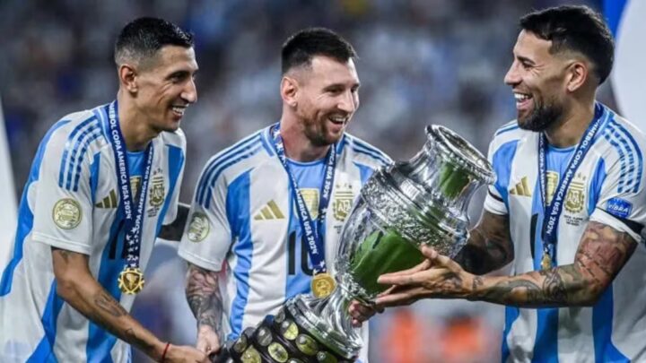 Las copas de la Selección Argentina se exhiben este sábado en Miramar de Ansenuza