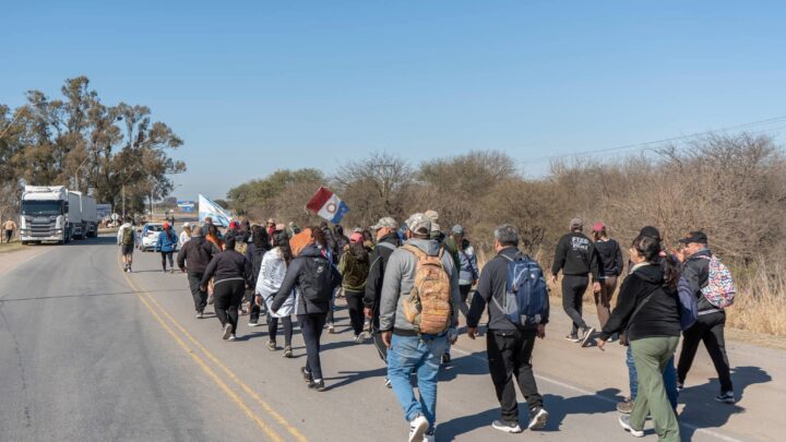 Peregrinación a Carreta Quemada: la fe brocheriana reunió a más de 100 devotos en Villa Santa Rosa