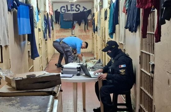 Desbaratan banda que ingresaba droga a la cárcel de San Francisco: tres detenidos, una mujer de Morteros