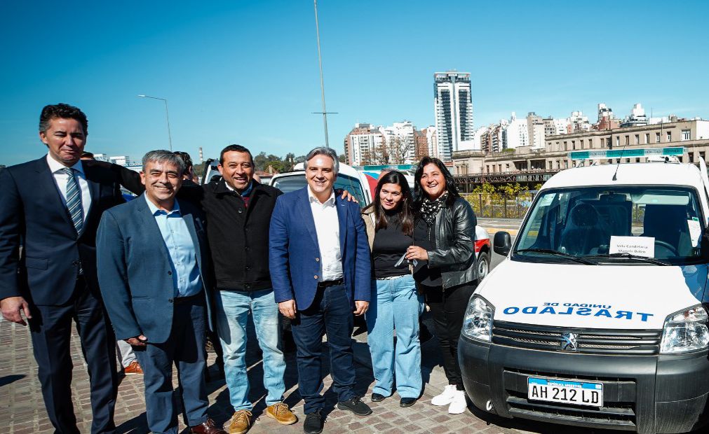 Provincia entregó ambulancias y unidades de traslado sanitario