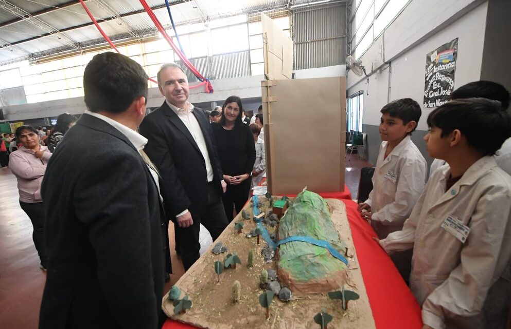 Escuelas se preparan para la 57° edición de la Feria de Ciencias y Tecnología Escuelas se preparan para la 57° edición de la Feria de Ciencias y Tecnología
