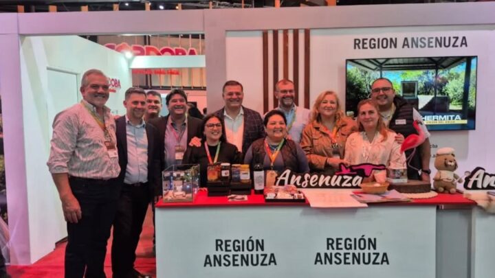 Los pueblos de Ansenuza presentes en FIT 2025 consolidan un corredor turístico vigente todo el año
