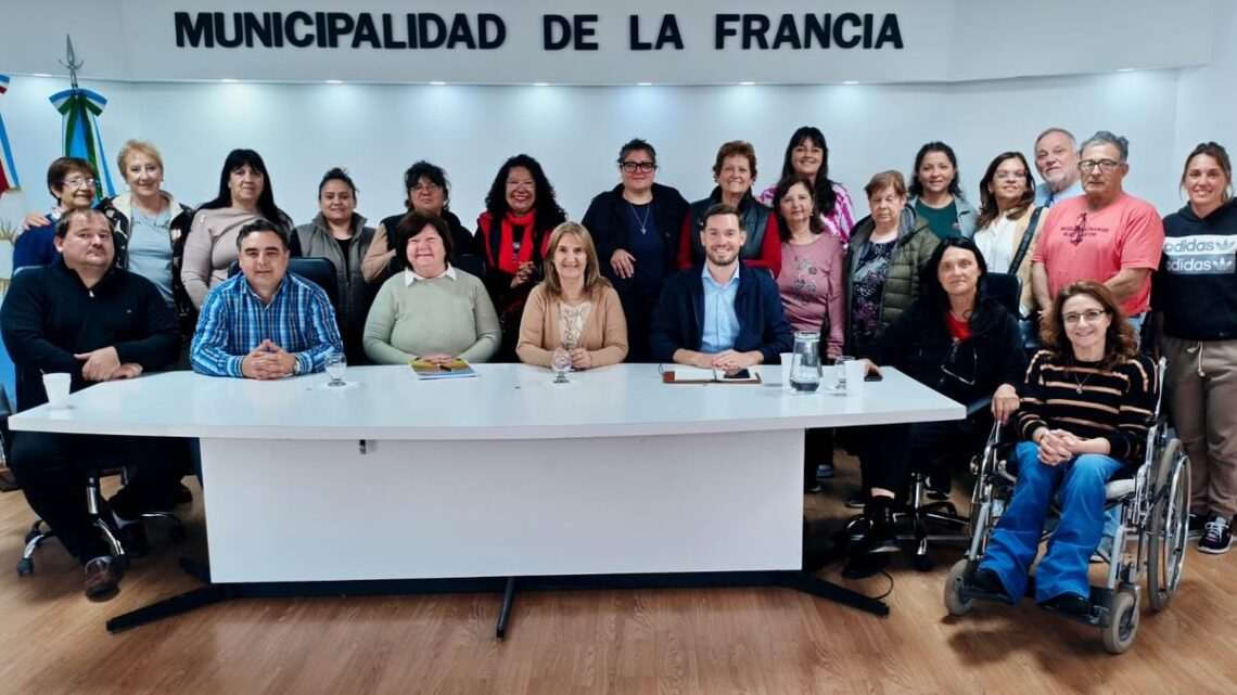 Instituciones de La Francia reciben aportes del Gobierno de Córdoba Instituciones de La Francia reciben aportes del Gobierno de Córdoba