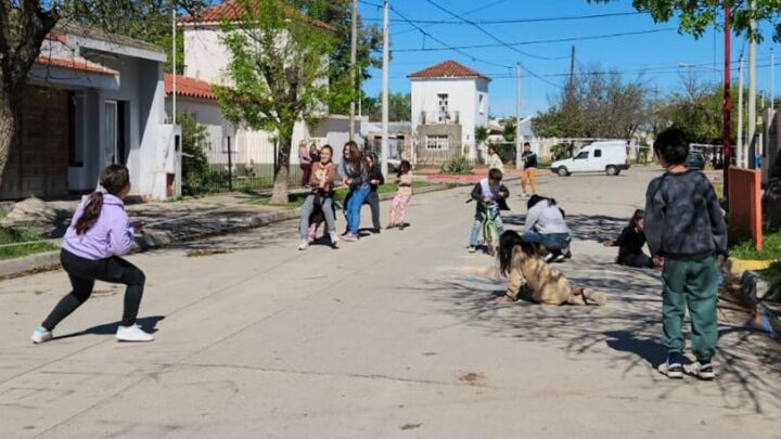 Arroyito promueve el juego libre con la jornada Salir a Jugar