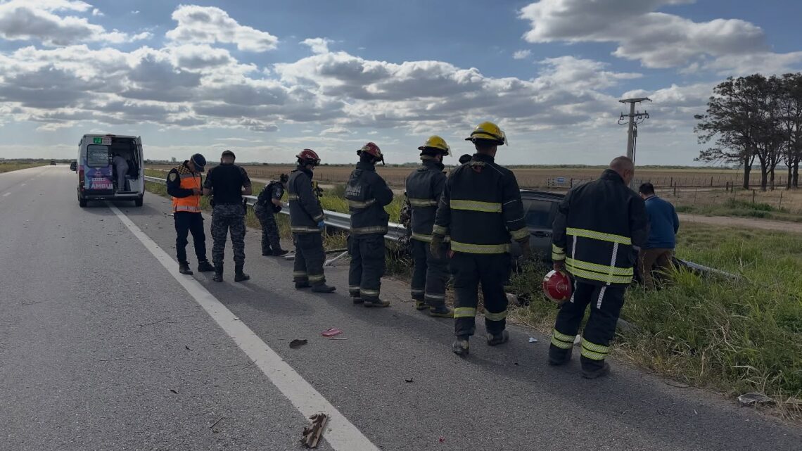 Tragedia en la ruta 19: dos muertos y una mujer herida en un accidente cerca de Arroyito
