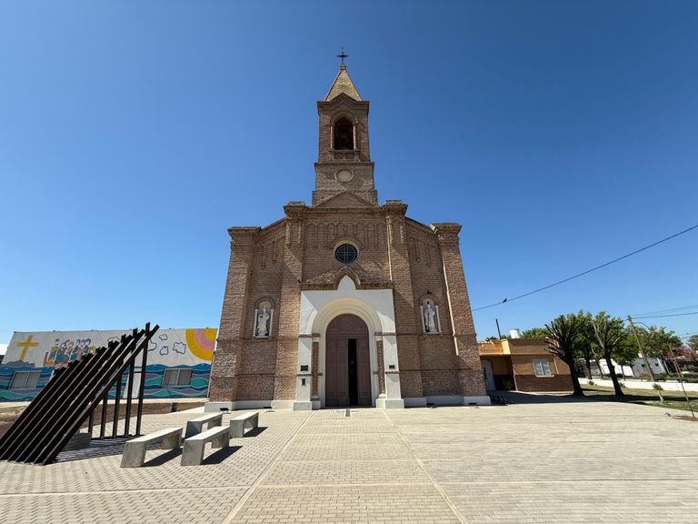 Altos de Chipión celebró el Centenario del Templo San Eduardo Rey y sus Fiestas Patronales Altos de Chipión celebró el Centenario del Templo San Eduardo Rey y sus Fiestas Patronales