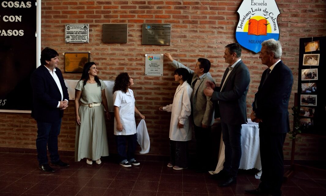 La Escuela Jerónimo Luis de Cabrera celebró su centenario con un emotivo acto en Miramar