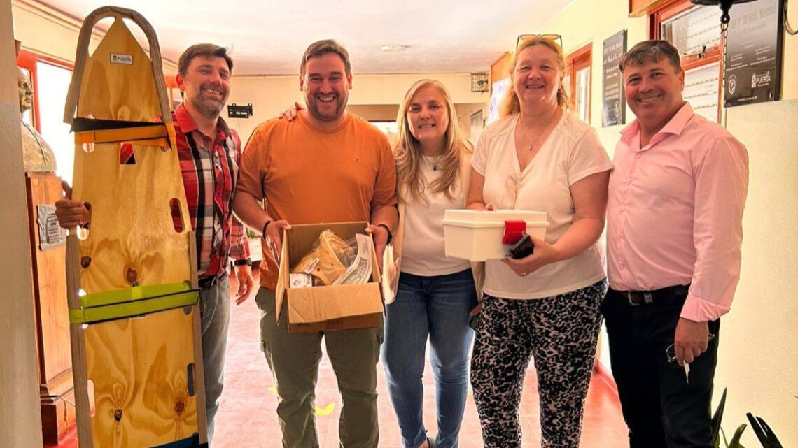 La Puerta: Municipalidad entregó botiquines y equipamiento sanitario a las instituciones educativas