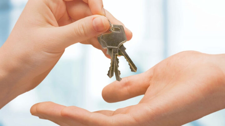 16 familias de Arroyito culminarán el 2025 con casa propia