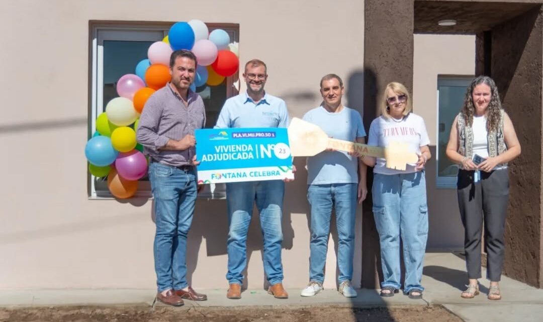 Villa Fontana: el Municipio entregó tres nuevas viviendas y avanza con más soluciones habitacionales