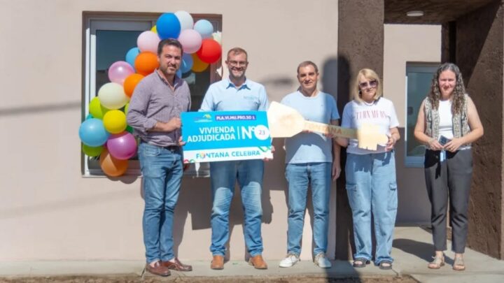 Villa Fontana: el Municipio entregó tres nuevas viviendas y avanza con más soluciones habitacionales