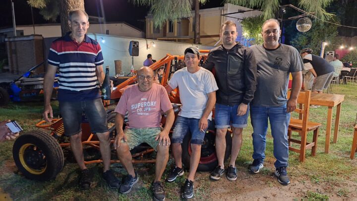 Balnearia reconoció a sus pilotos del Midget y el automovilismo regional