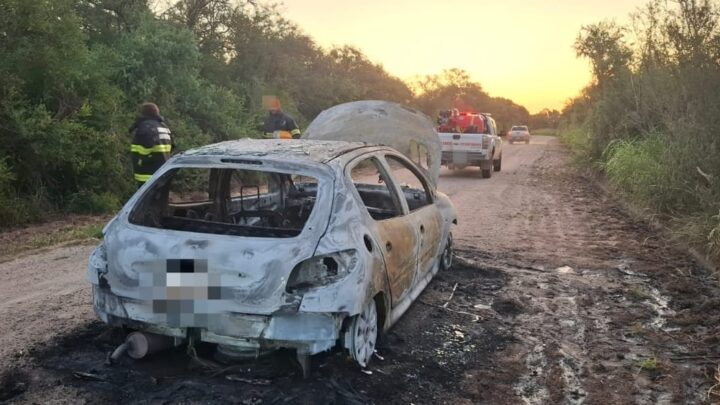 Incendio de un vehículo en Plaza de Mercedes: no hubo personas lesionadas