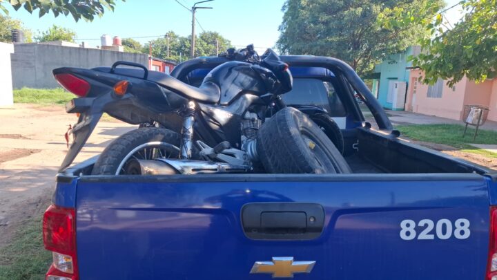Brinkmann: allanamientos por un arrebato en la vía pública terminaron con una mujer aprehendida y el secuestro de una motocicleta
