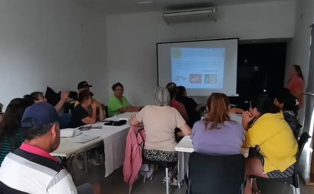 Villa Fontana: dictaron primera capacitación de manipulación de alimentos