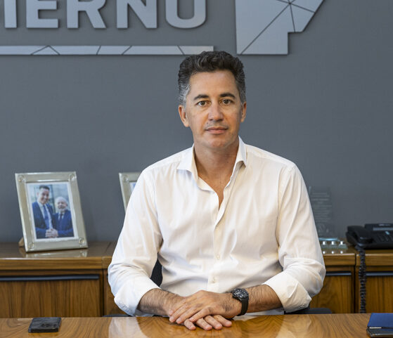 Córdoba: Llaryora reorganiza su gabinete y crea la Jefatura de Gabinete