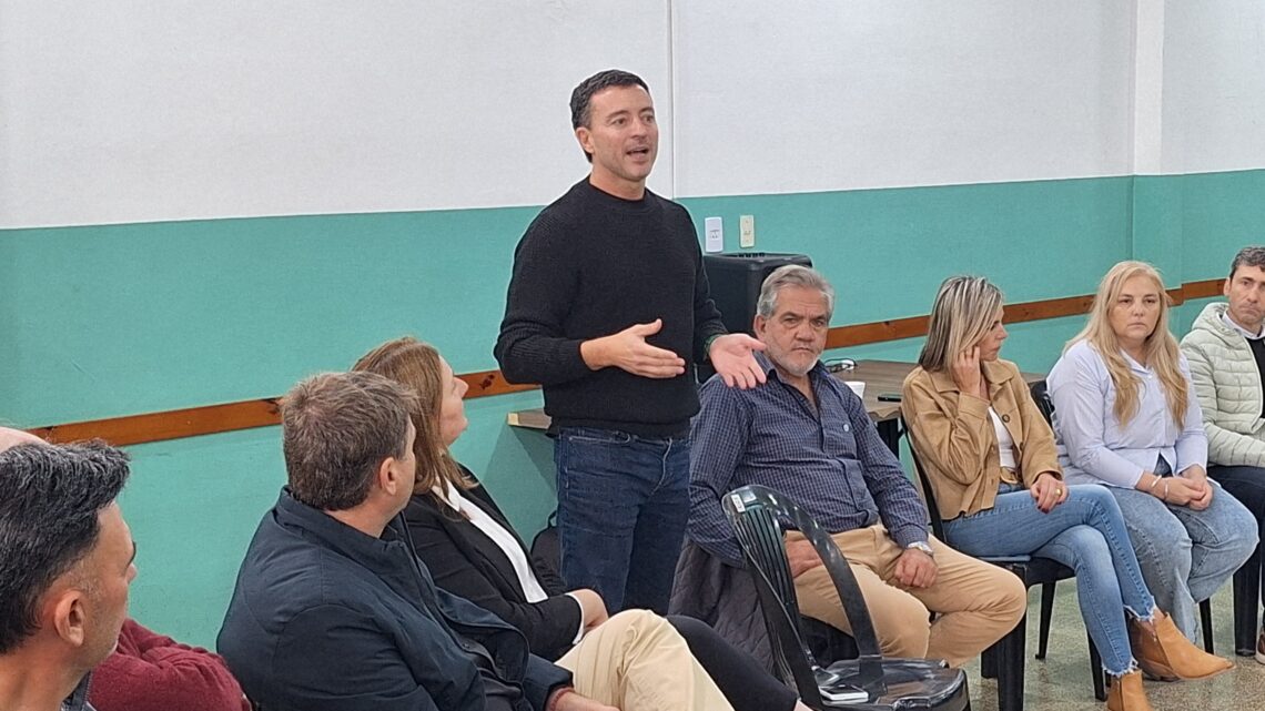 De Loredo inició en Villa Santa Rosa su recorrida política con la mira puesta en la gobernación de Córdoba